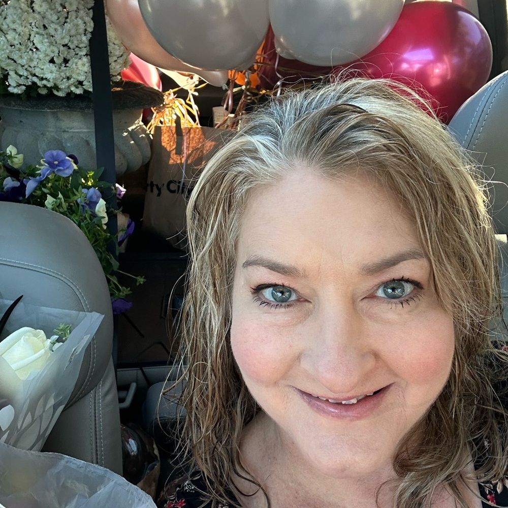 Meet your Posher, Becca